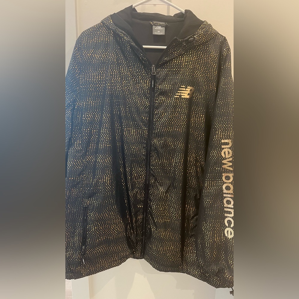 New Balance Women’s Wind & Water Resistant Hooded Jacket Black Gold Dots Size 2X